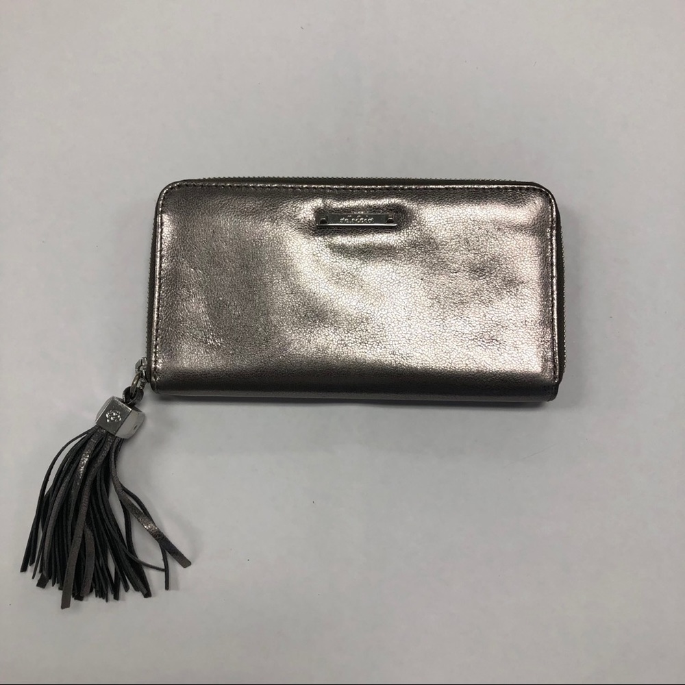 Stella and Dot Champagne Mercer Wallet